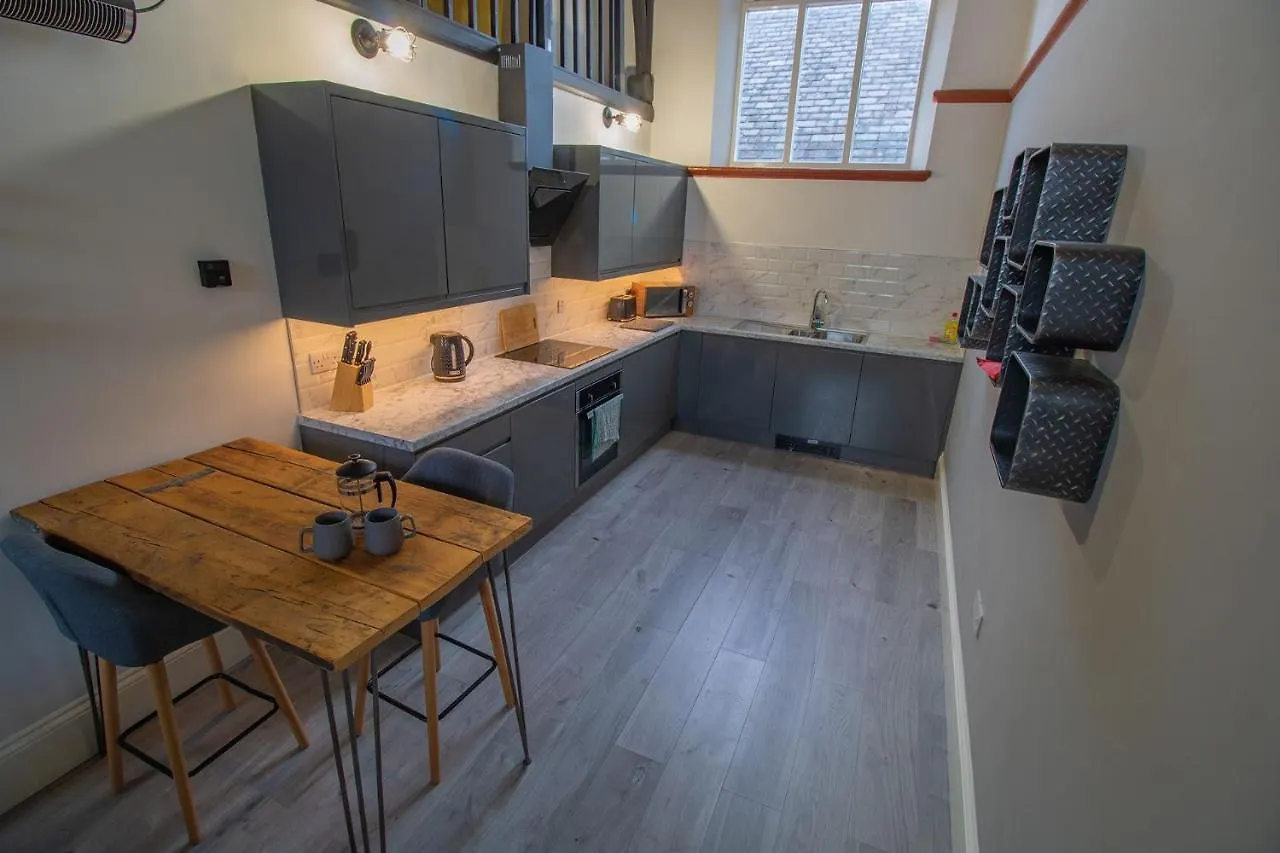 Boutique Penthouse Apartment In Historic Hull Hu1 - Sleeps 6 Kingston upon Hull 0*,