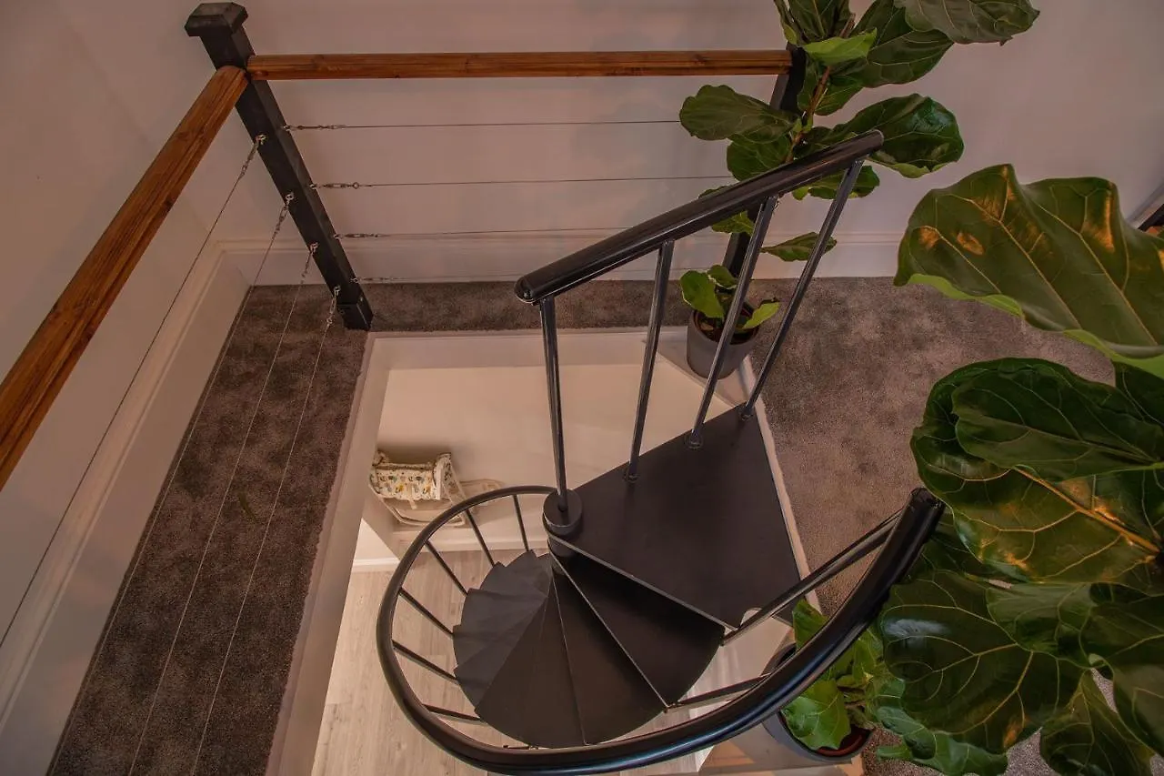 Boutique Penthouse Apartment In Historic Hull Hu1 - Sleeps 6 Kingston upon Hull Regno Unito