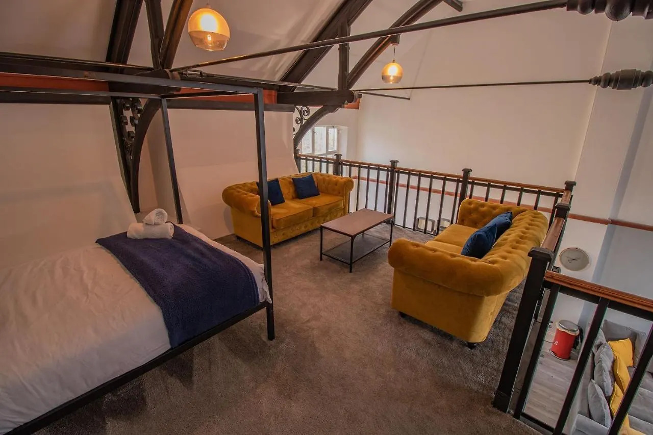 Boutique Penthouse Apartment In Historic Hull Hu1 - Sleeps 6 Kingston upon Hull